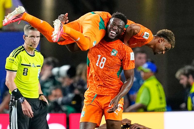 Ivory Coast reach World Cup knockout stage for the first time in four appearances