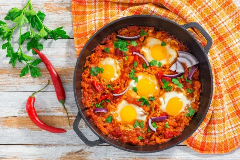 A proper ojja, step by step, for a Tunisian Sunday