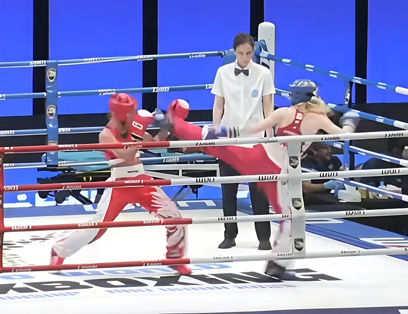 Kaisa Hanson i tæt fight ved VM i Kickboxing