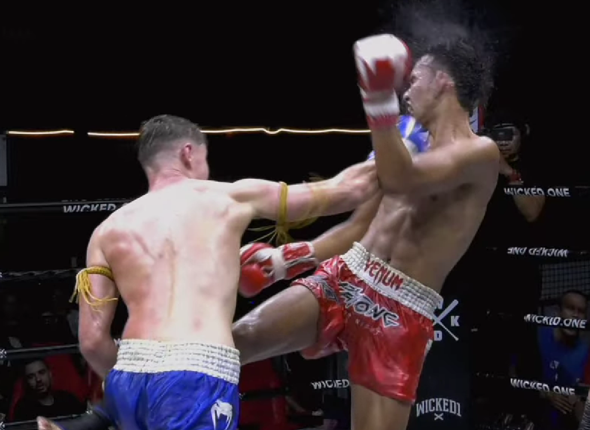 Mikenta Fighter vinder i Thailand