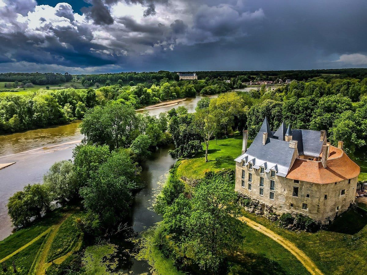 🗺️ Lesson Plan 005 - To buy or not to buy... a château 🏗️🏰💰