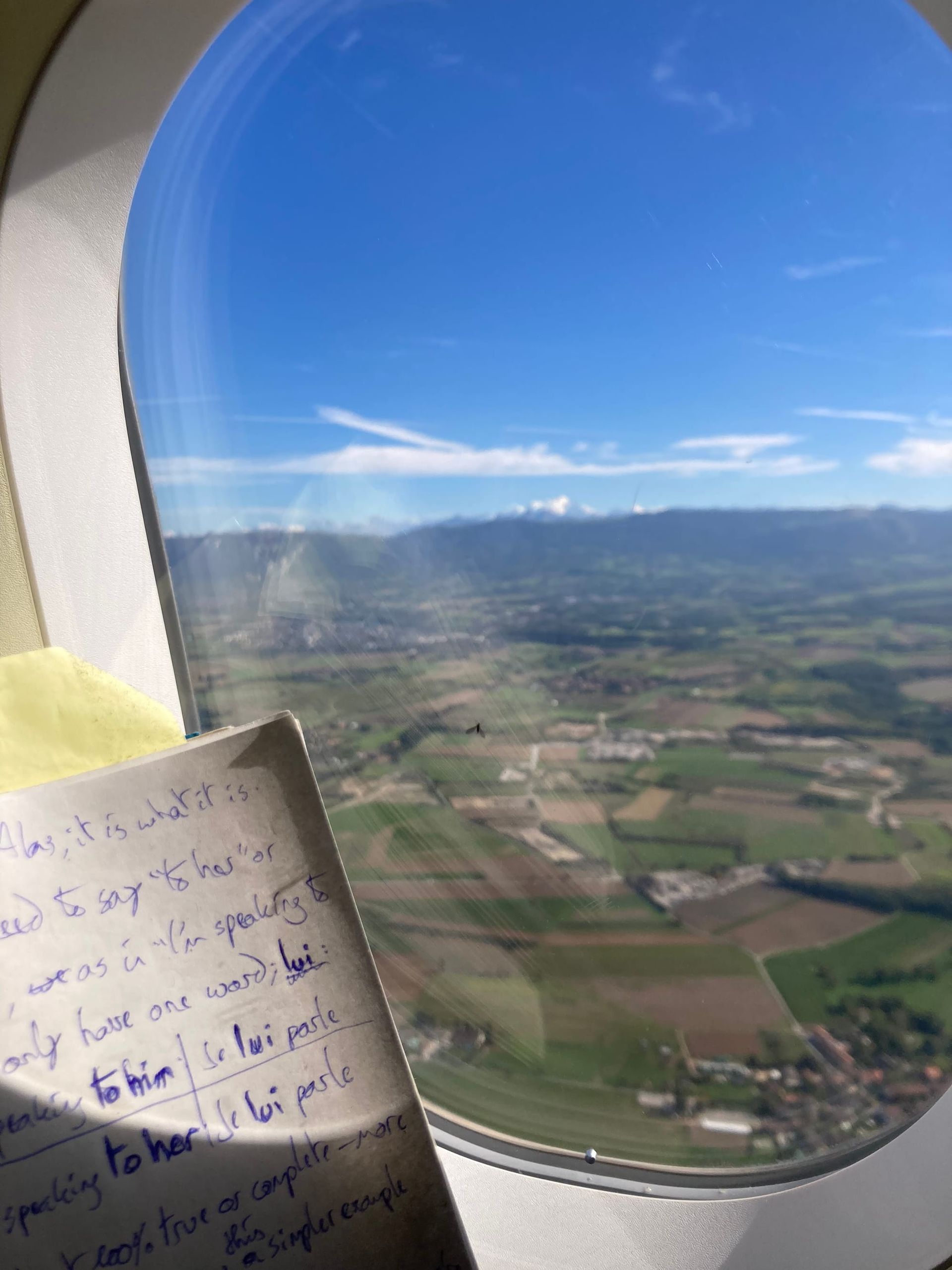 Why "lui" and not "le" or "la"?