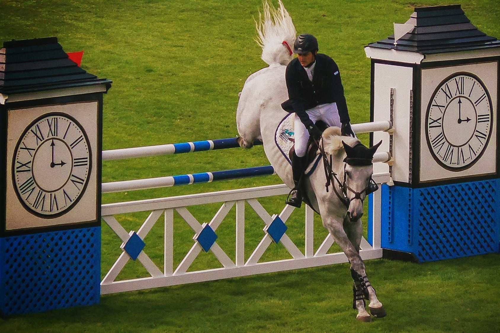 Dressing to Impress: How to Coordinate Your Show Outfit With Your Horse