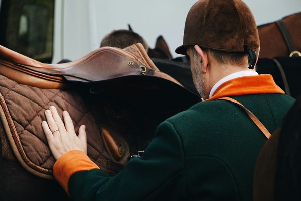 How to Fit an English Saddle: A Guide for Comfort and Performance