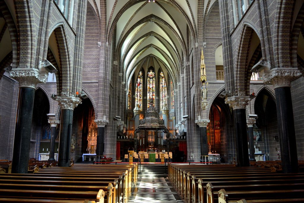 Afbeelding van: De lege, stille kerk