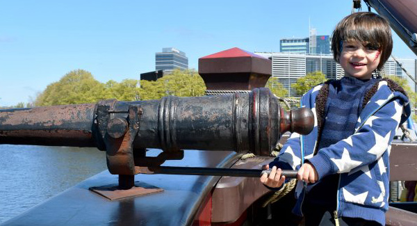 comm680_600x325_kids_amsterdam2