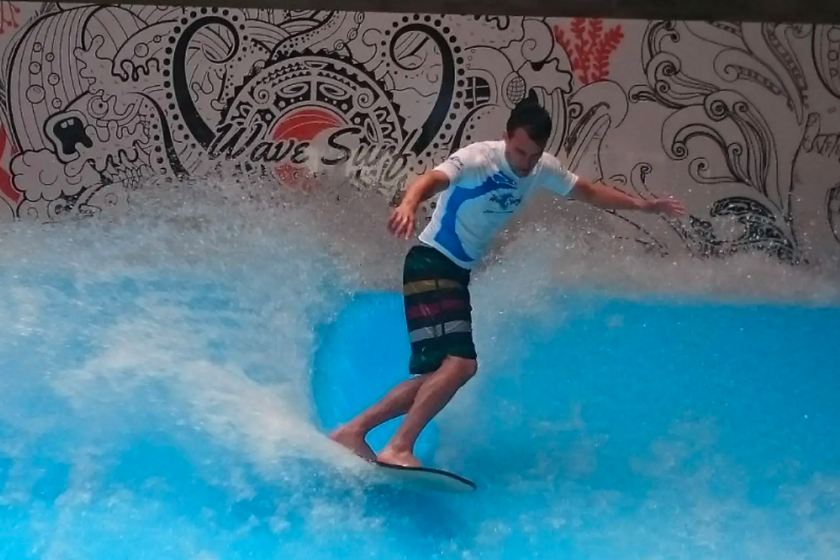 Decouvrir-Bordeaux-activites-insolites--surf-cafe