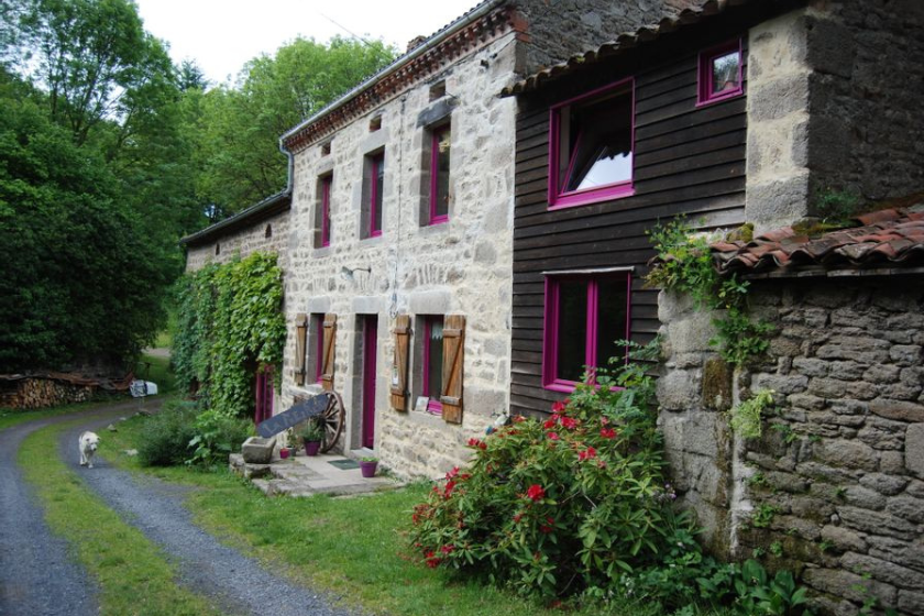 ou-dormir-Auvergne-hebergement-echange-de-maison