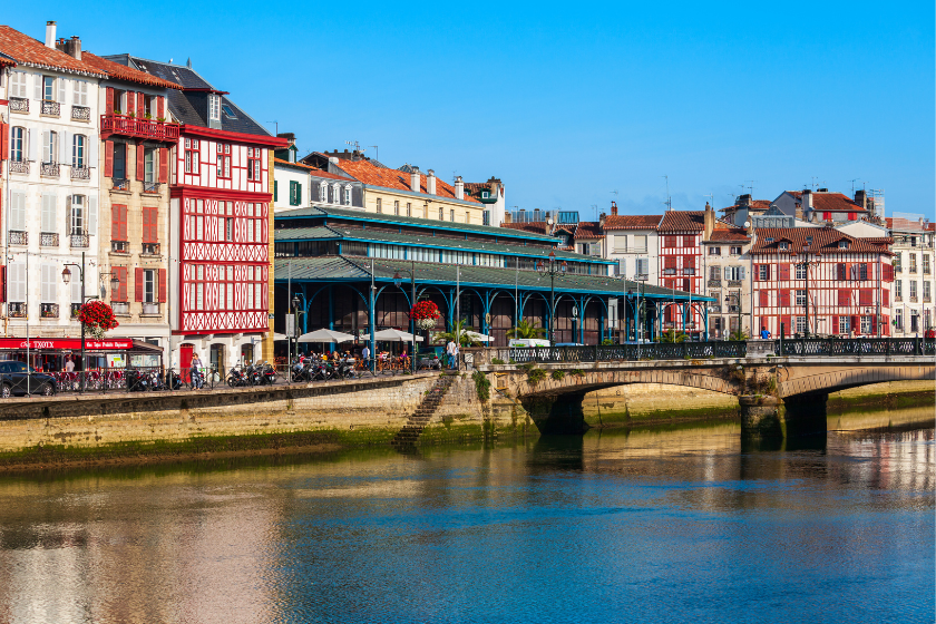 Où partir en France en novembre Bayonne