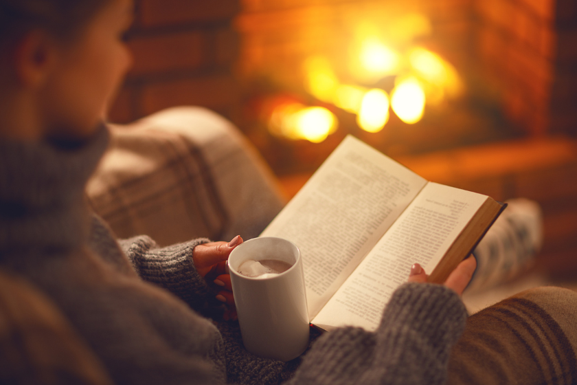Les plus belles traditions de Noël dans le monde Islande lecfture du soir de Noël