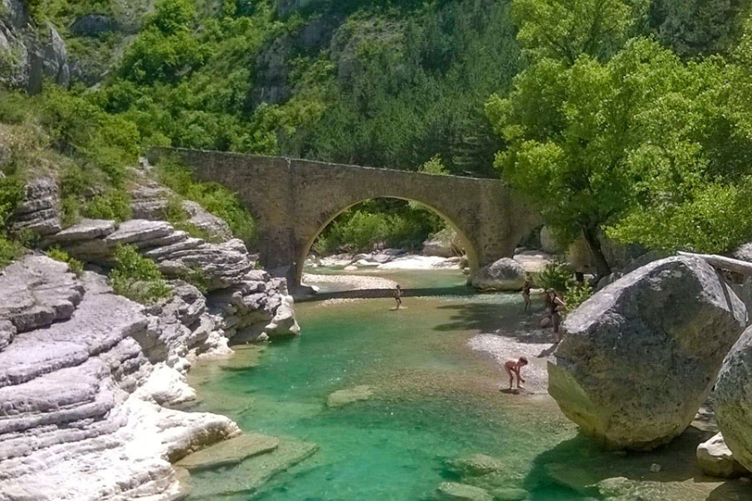 Top 10 des plus beaux lacs et lieux de baignade de la Drôme Les Gorges de la Méouge