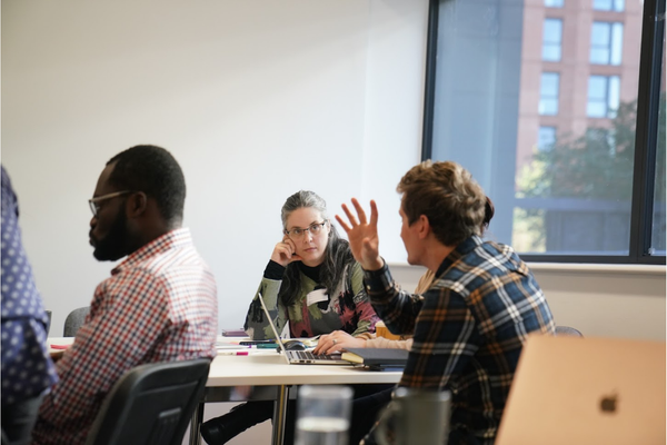 Dewch i ni Drafod Digidol: Cyfarfodydd Cynghorau Gwirfoddol Sirol (CGS)