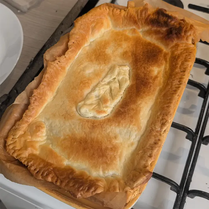 Pie with chicken & mushroom