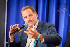 speaker at the jewish american summit