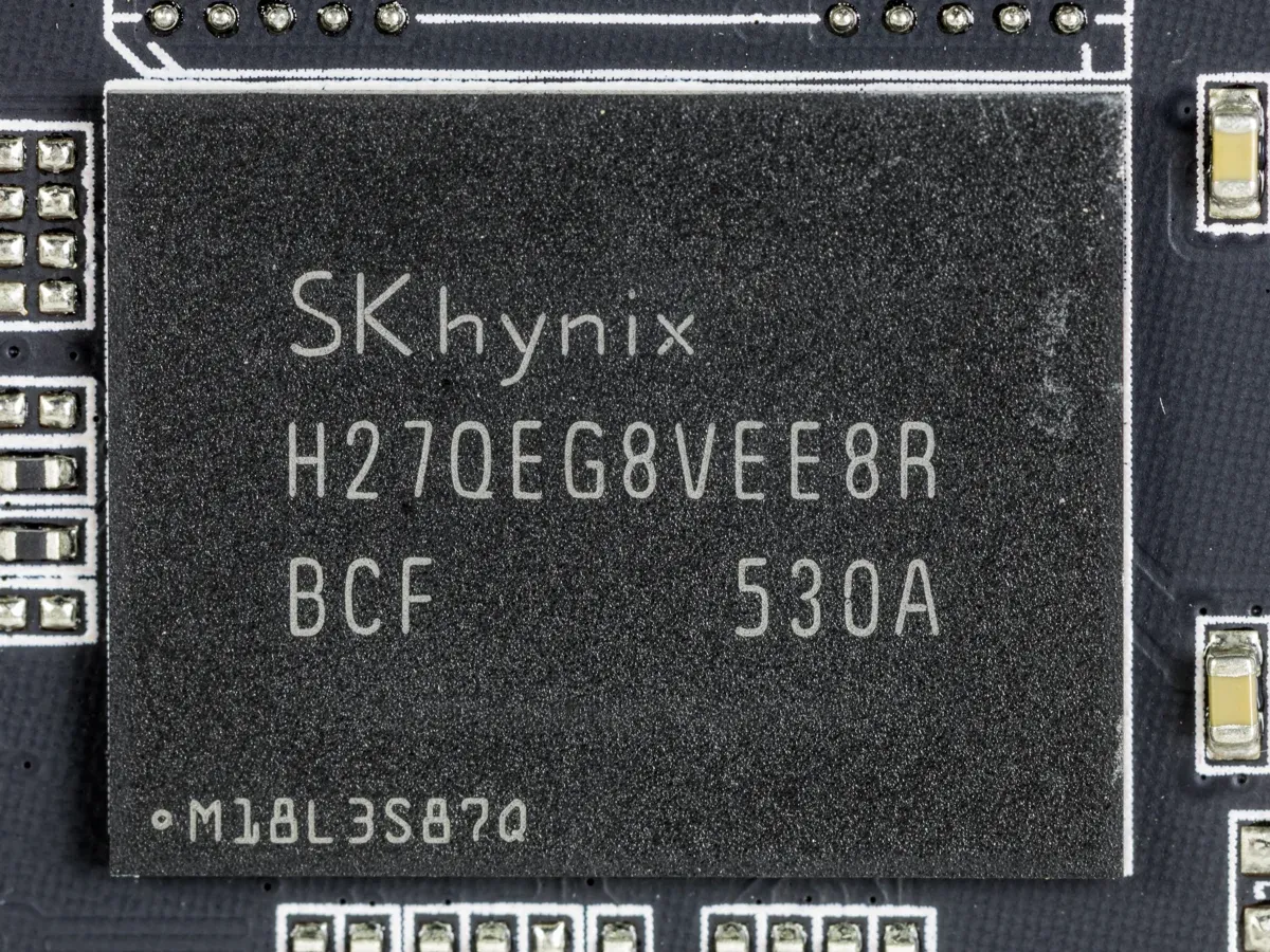 2023년 11월 Intenso SSD의 SK hynix NAND. 기존 제품 참고 사진