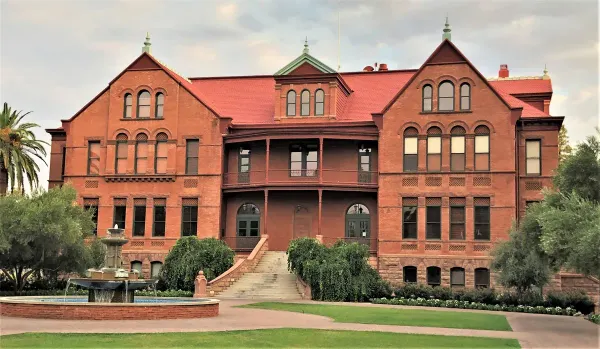 2021년 6월 촬영한 ASU Old Main 건물