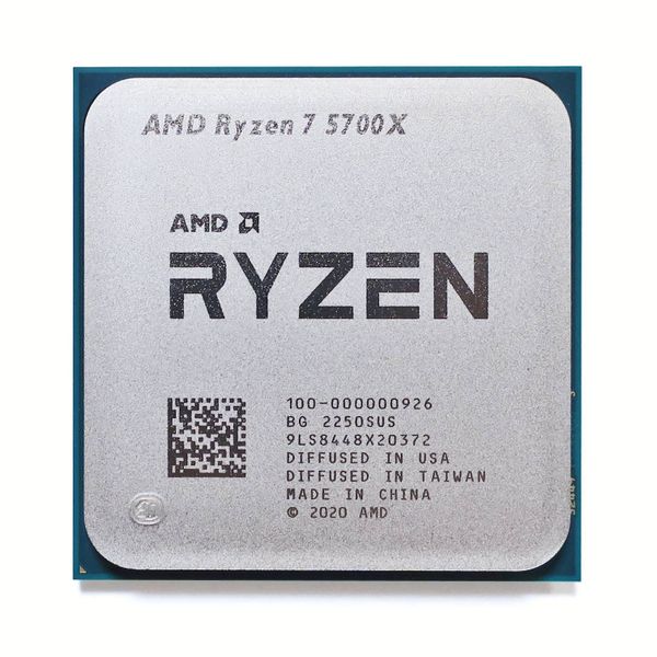 AMD Ryzen 7 5700X 각인이 보이는 CPU 자료 사진. PoCL 인증 테스트 장비 사진은 아님