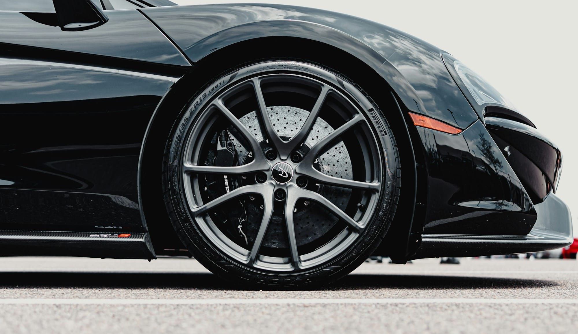 Ekspertai atsako į dažniausiai užduodamus klausimus apie nuleistas padangas