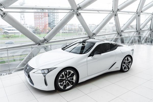 Kaip pasirinkti hibridinį ar elektrinį automobilį?