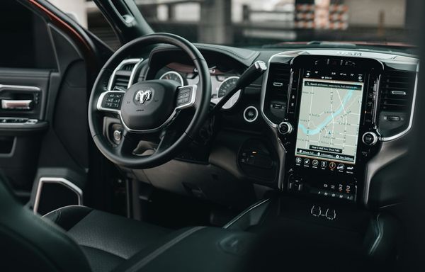 Ar kruizo kontrolė sunaudoja daugiau ar mažiau degalų?