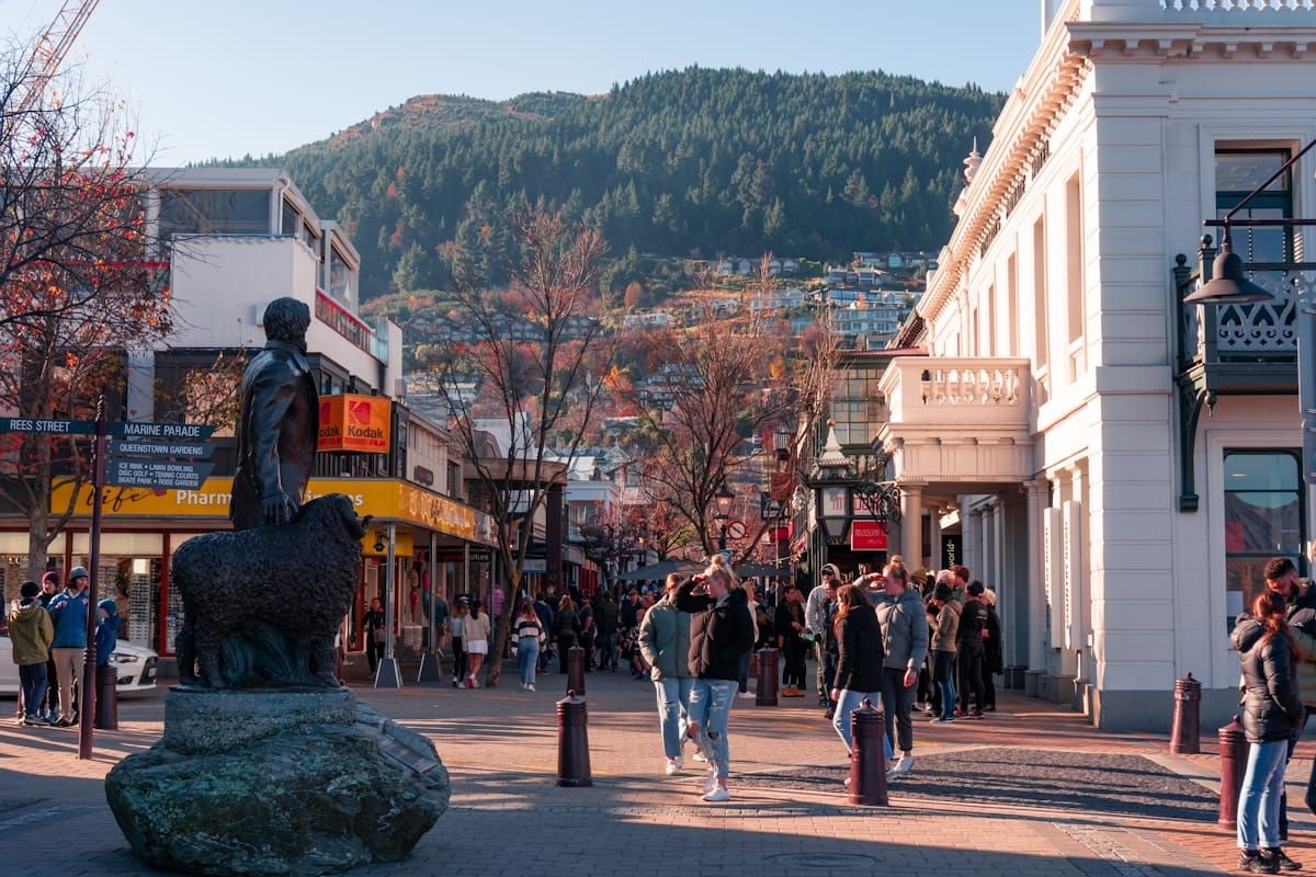 Chinese Tourist Arrivals in New Zealand Hit Eight-Year High as Travel Rebounds