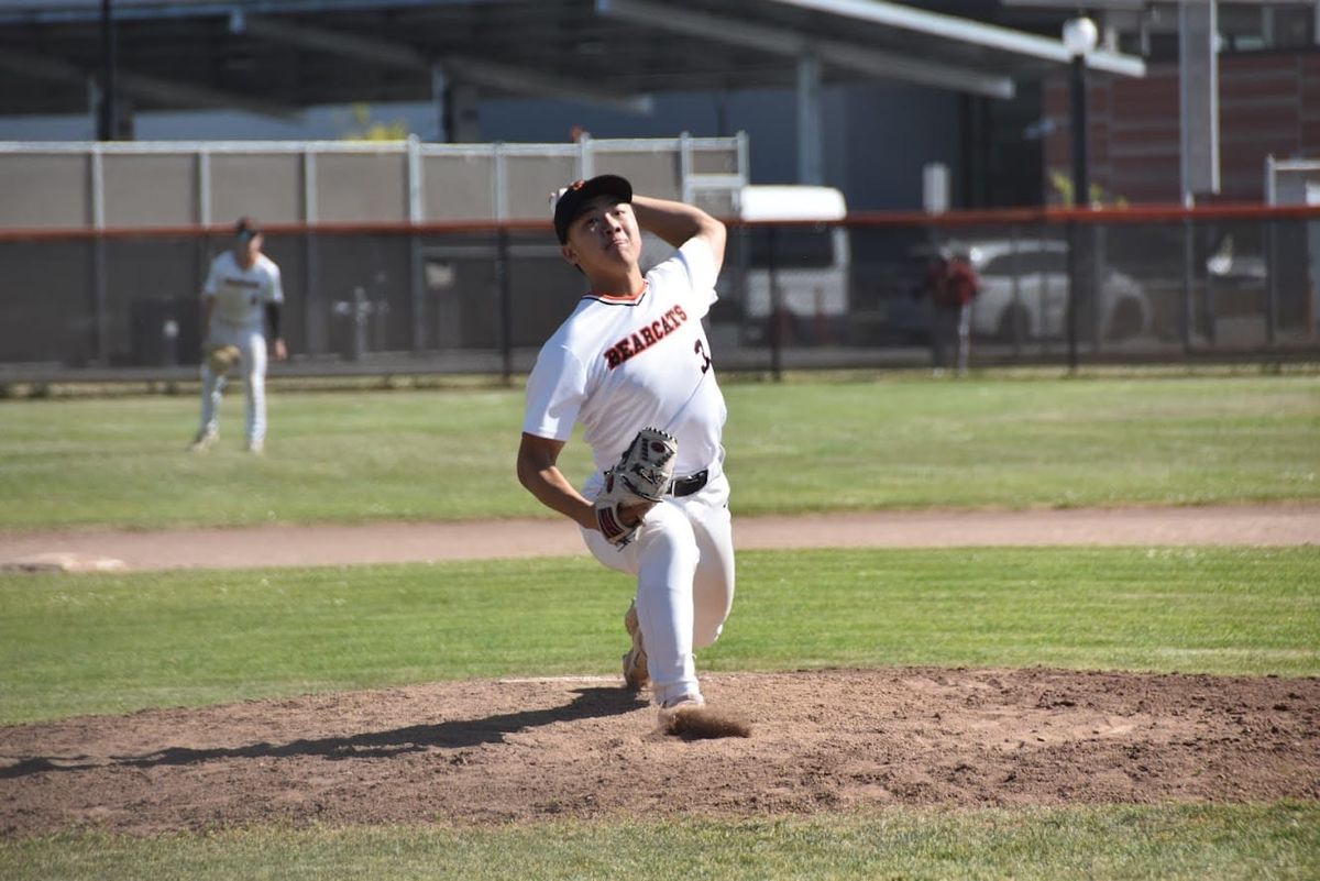 D4-D5: Bearcats, Cougars roll