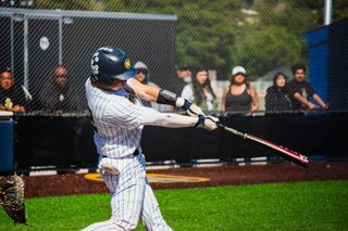D3: Menlo keeps its streak alive