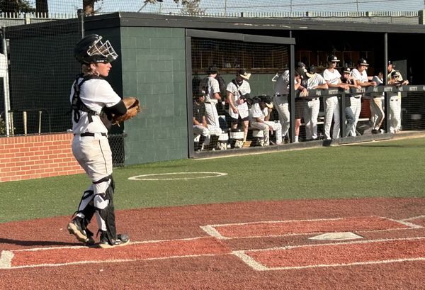 Monarchs pick off Sacred Heart