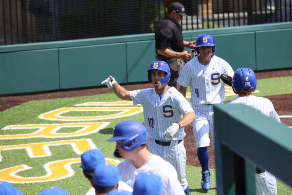 Padres respond; Still No. 1