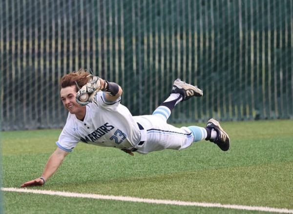 Mitty still gritty in win over Knights