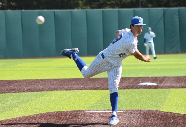 Crawford blanks Riordan