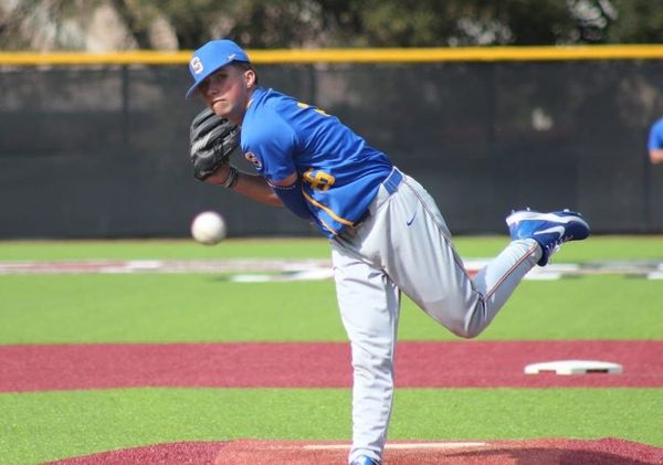 Padres claim Atherton again