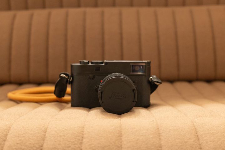 Leica M10 monochrom on a brown couch