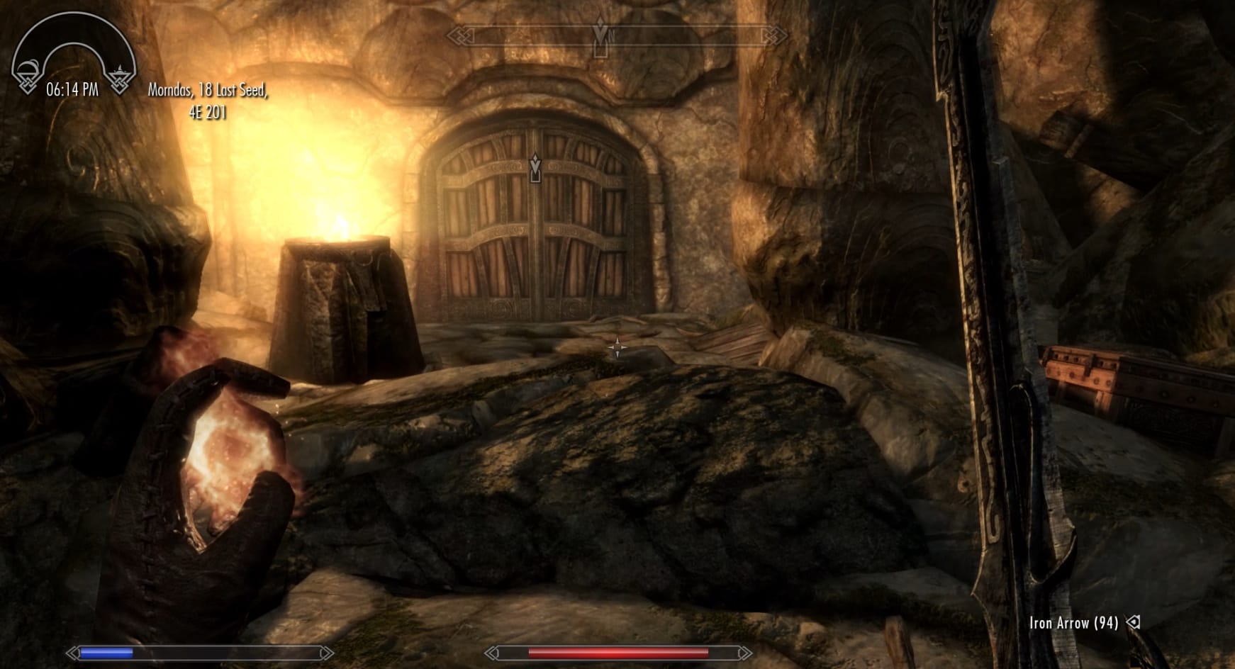 The door to the Bleak Falls Sanctum. A chest sits in front of the right-hand pillar