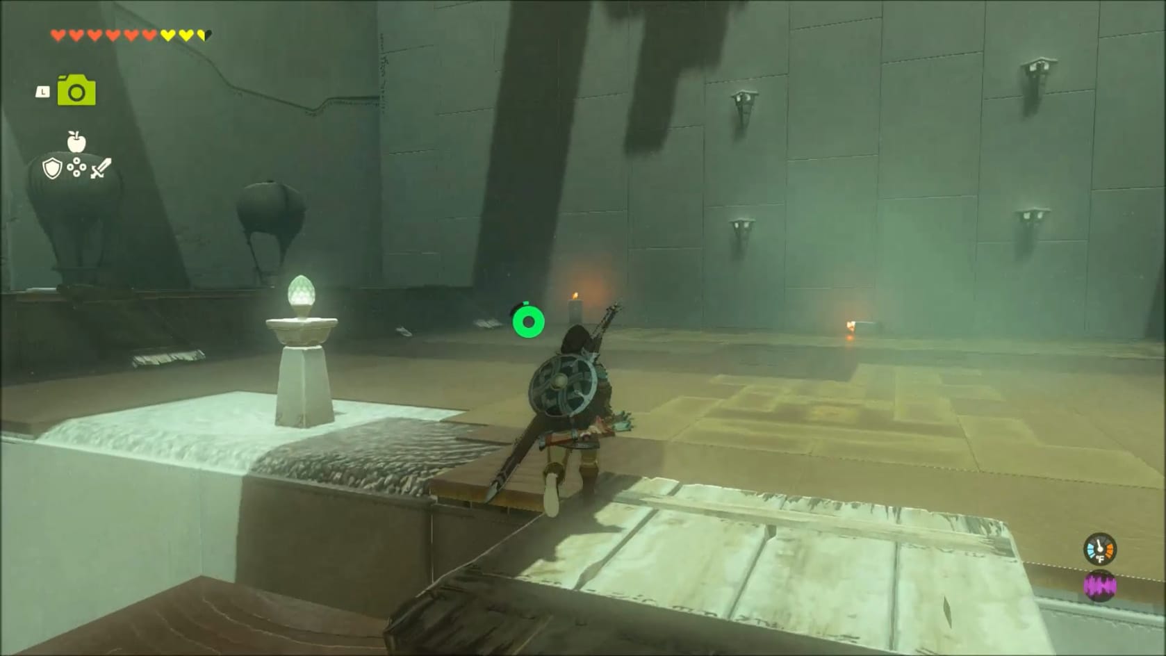 Link approaching the first wall and its puzzle
