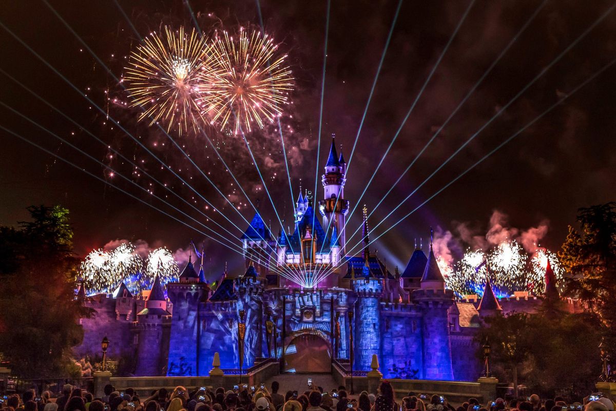 Disneyland Forever and The Main Street Electrical Parade to ‘Glow Away’ From Disneyland Resort This Fall