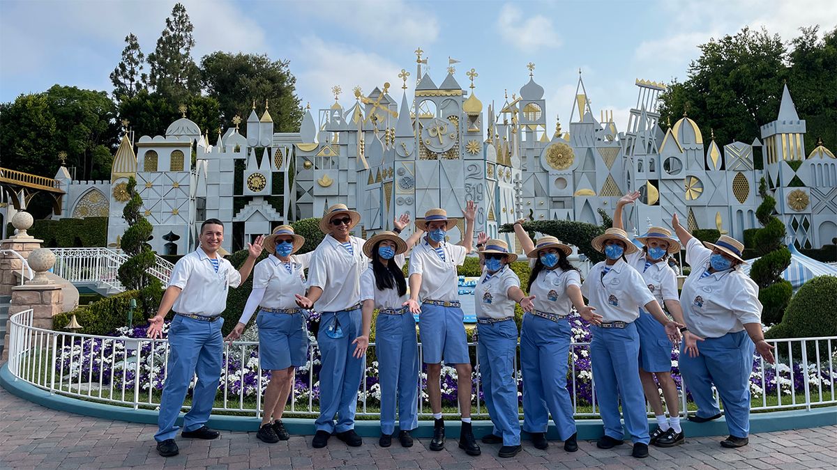 Disneyland Celebrates Cast Members With Classic Duck Race