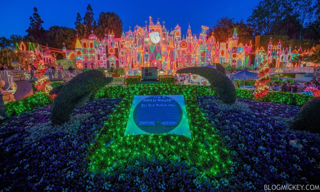 Holiday Nighttime Spectaculars are Back at Disneyland Resort