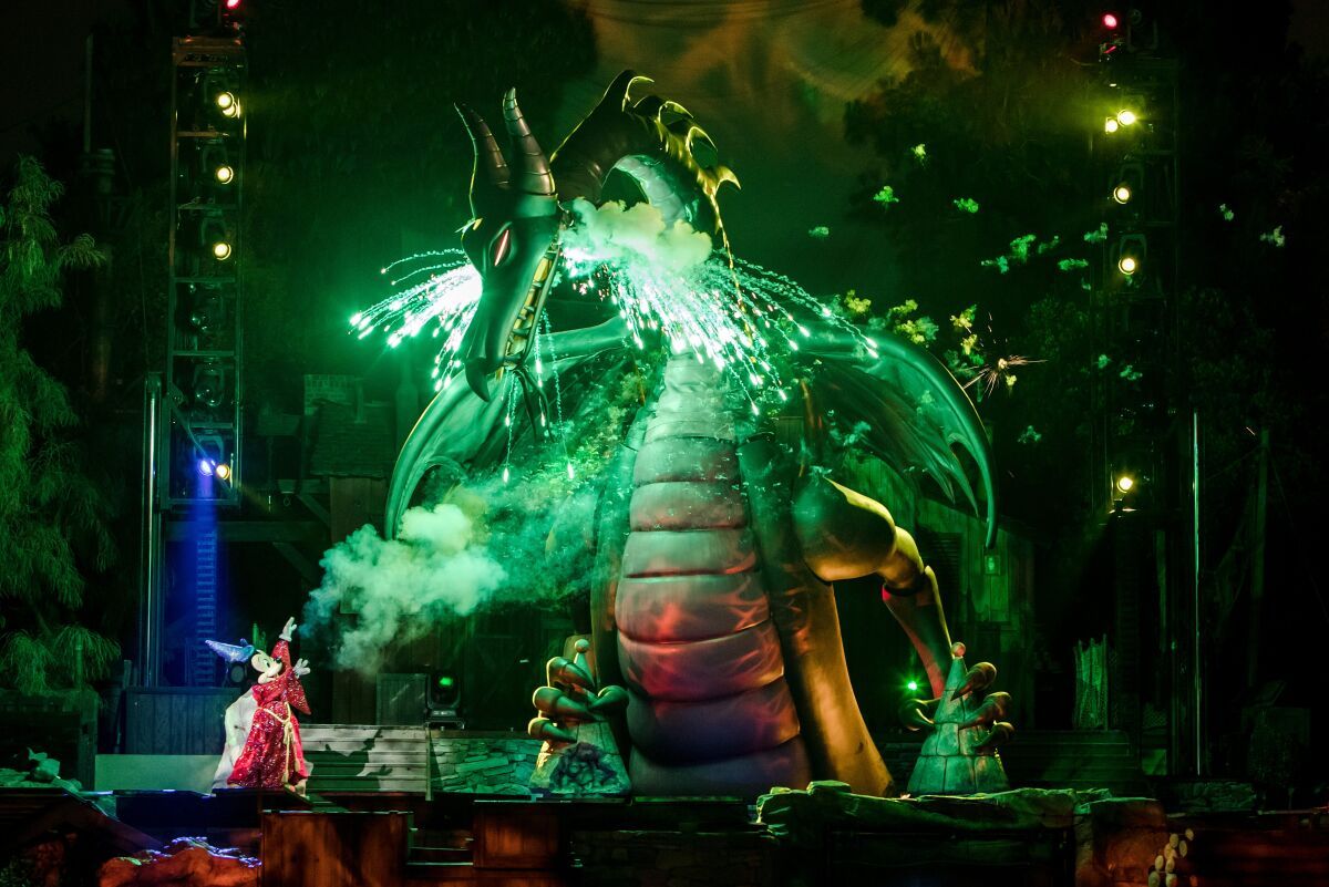 'Fantasmic!' to Remain Dark at Disneyland Park Until Spring 2023