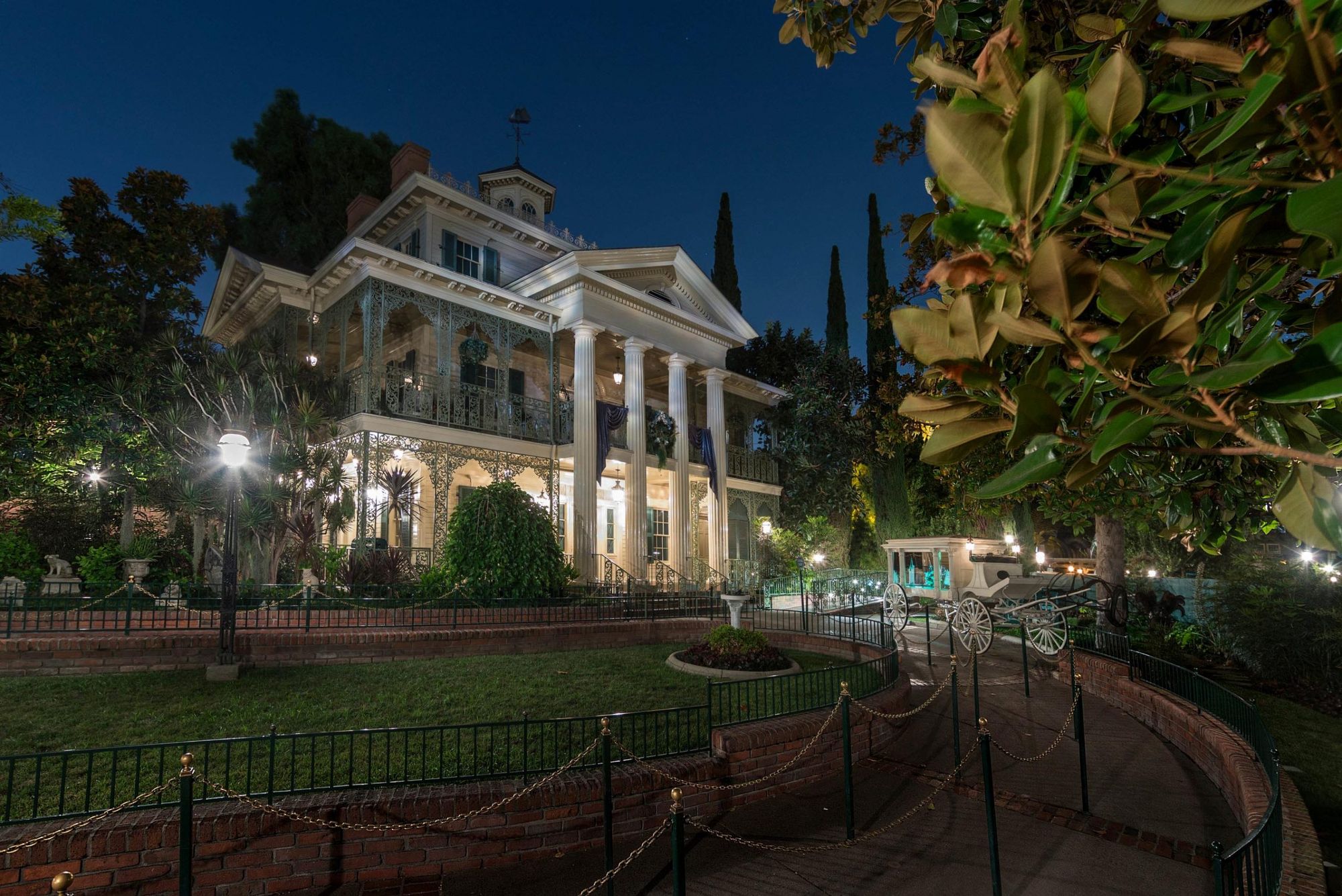 Disneyland's Haunted Mansion to Undergo Months Long Refurbishment in 2020