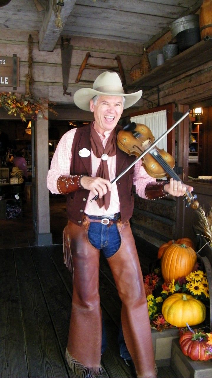Farley the Fiddler To Take His Final Bow at Disneyland May 27