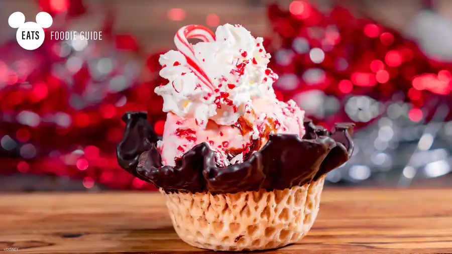 Foodie Guide to Holiday Treats at Disneyland Resort 2022