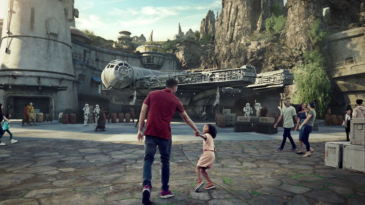 Here’s How to Make a Reservation to Visit Star Wars: Galaxy’s Edge at Disneyland Park Between May 31 and June 23, 2019