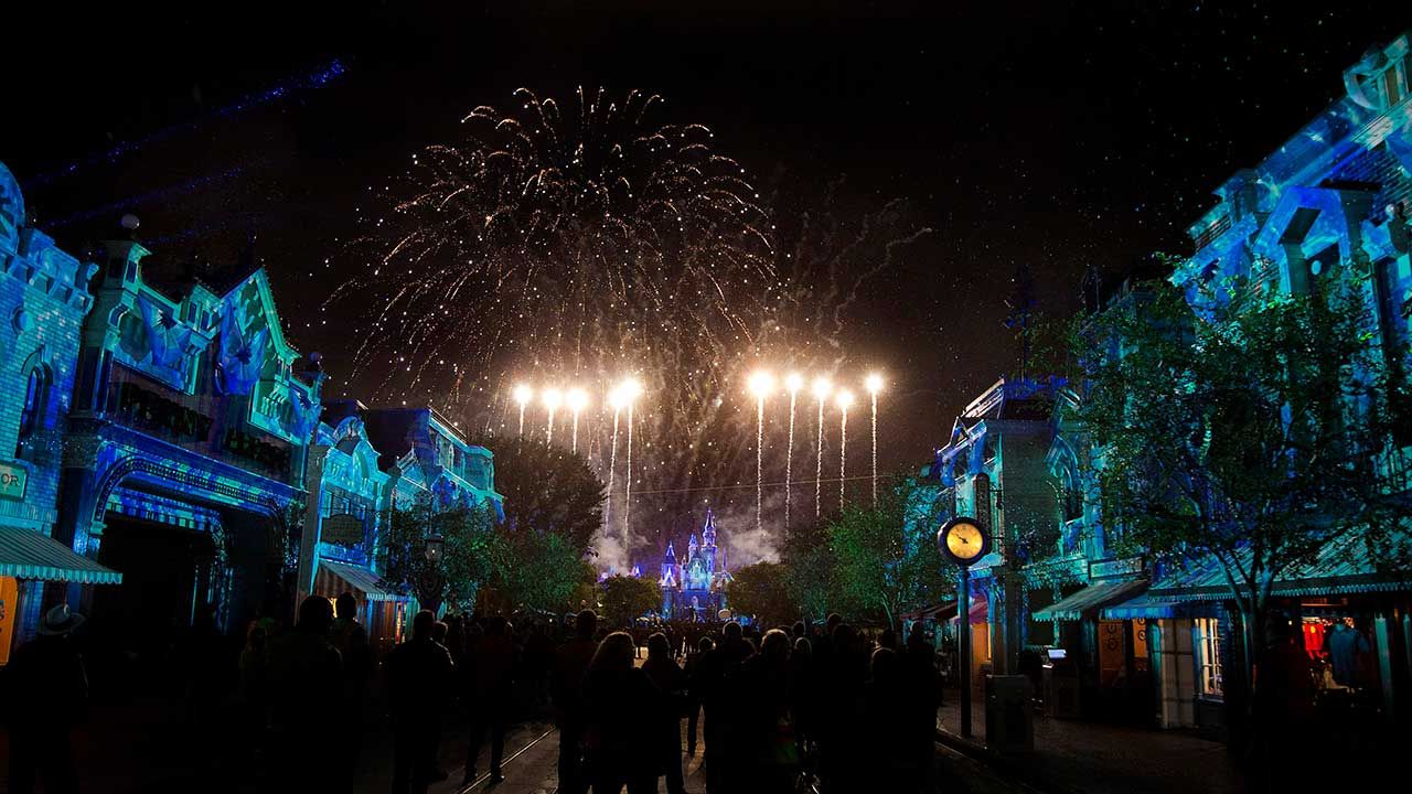 ‘Disneyland Forever’ Fireworks Returns to Disneyland Park