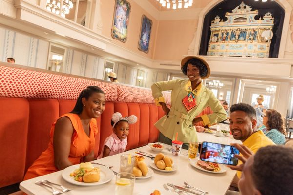 Disney Shares First Look at the Reopened 1900 Park Fare Restaraunt