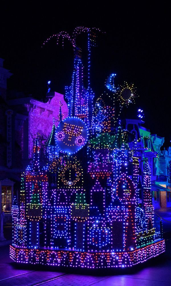 Disneyland Resort Ignites the Night with Return of Four Nighttime Spectaculars and a New Finale for ‘Main Street Electrical Parade’