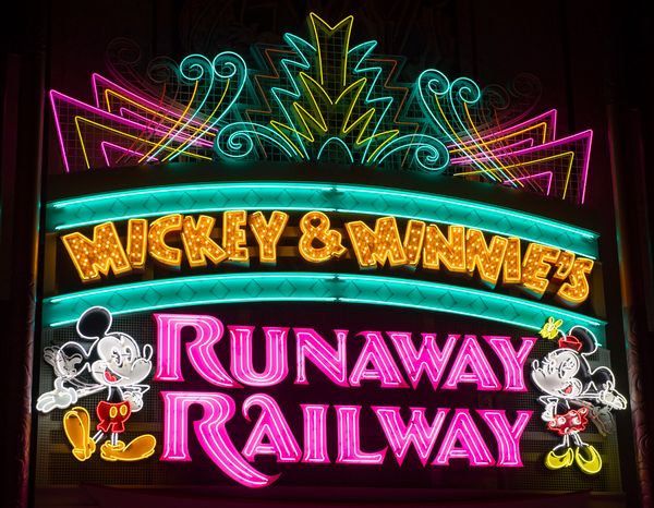 New Marquee for Mickey & Minnie’s Runaway Railway Lights Up Disney’s Hollywood Studios