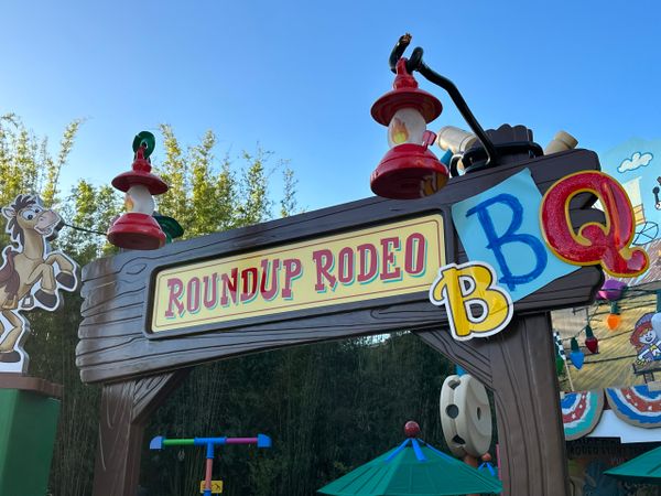 REVIEW: Toy-tastic BBQ Feast at Roundup Rodeo BBQ!