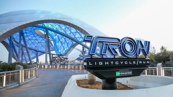 TRON Lightcycle / Run to Utilize Virtual Queue and Individual Lightning Lane, Double Sided Lockers