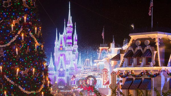 ABC and Disney Channel to Air Three Disney Parks Holiday Specials